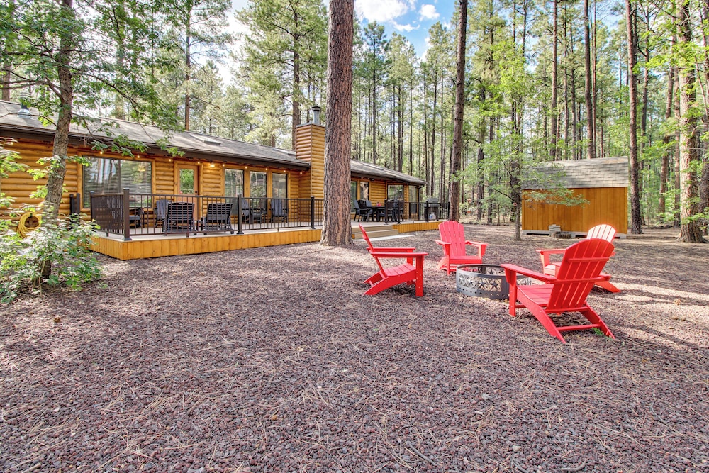 Near Fishing & Hiking: Pinetop Log Cabin w/ Deck!