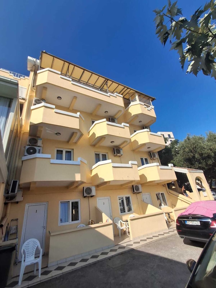 Sunlight Apartments Becici
