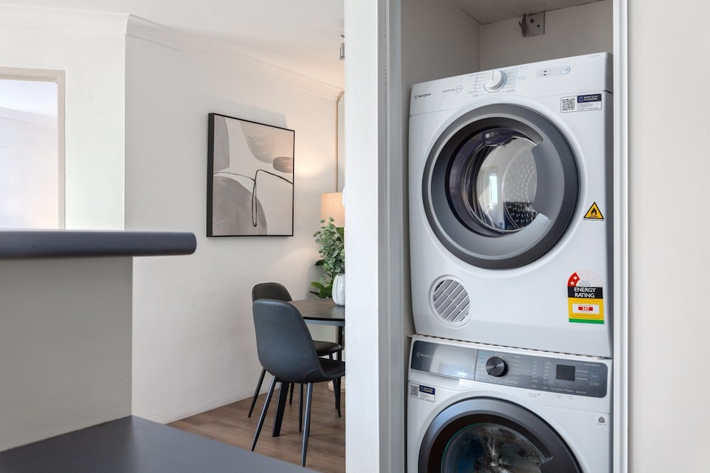 Bright 2-bed Surry Hills Apartment With Balcony