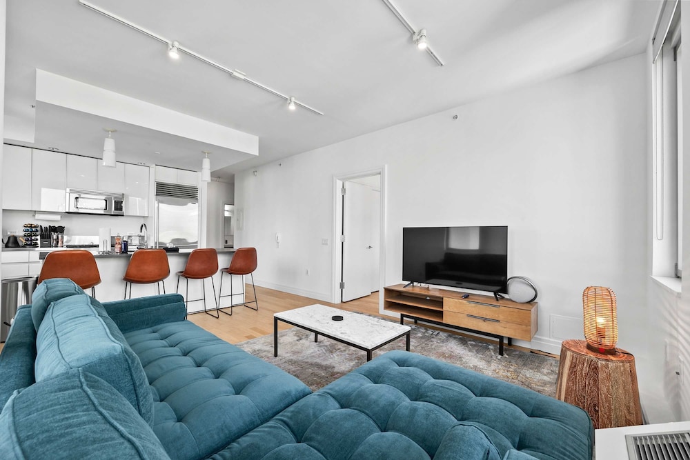 Forte Select Xxii by Rove 2BR Midtown West Apt