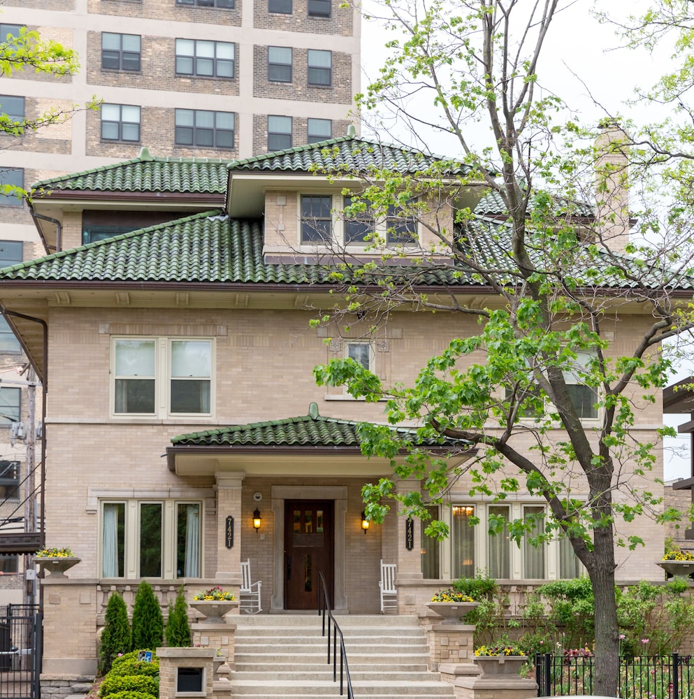 Lang House Chicago