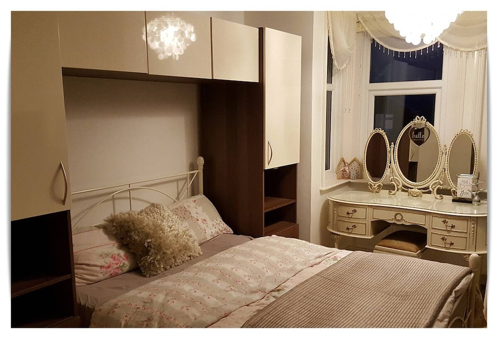 Charming Villa in Ryde - Child Friendly