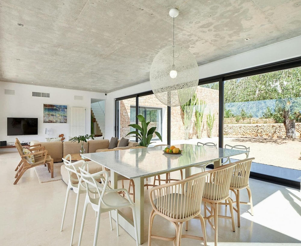 Holiday Home With Outdoor Cinema