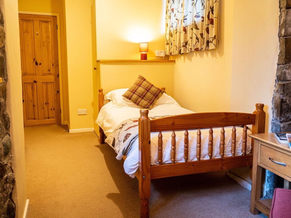 Eynons Cottage view 5