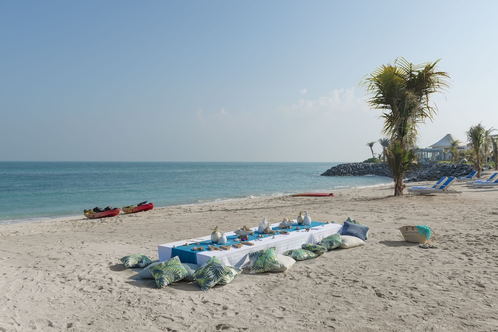 Nurai Island Resort