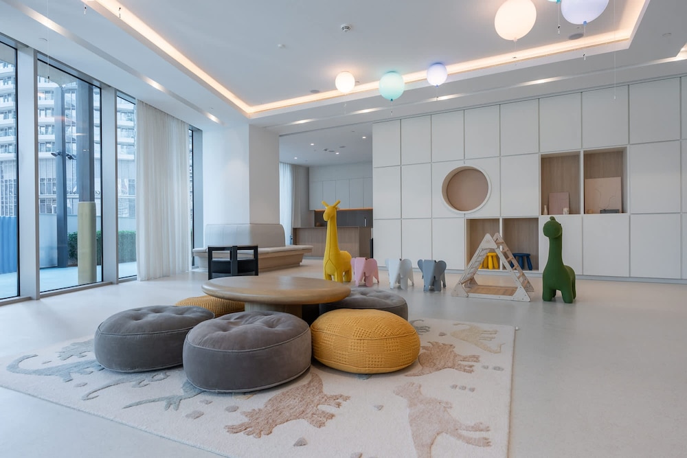 Cozy 2-bedroom Apartment Perfect for Family in Downtown With Burj Khalifa Views