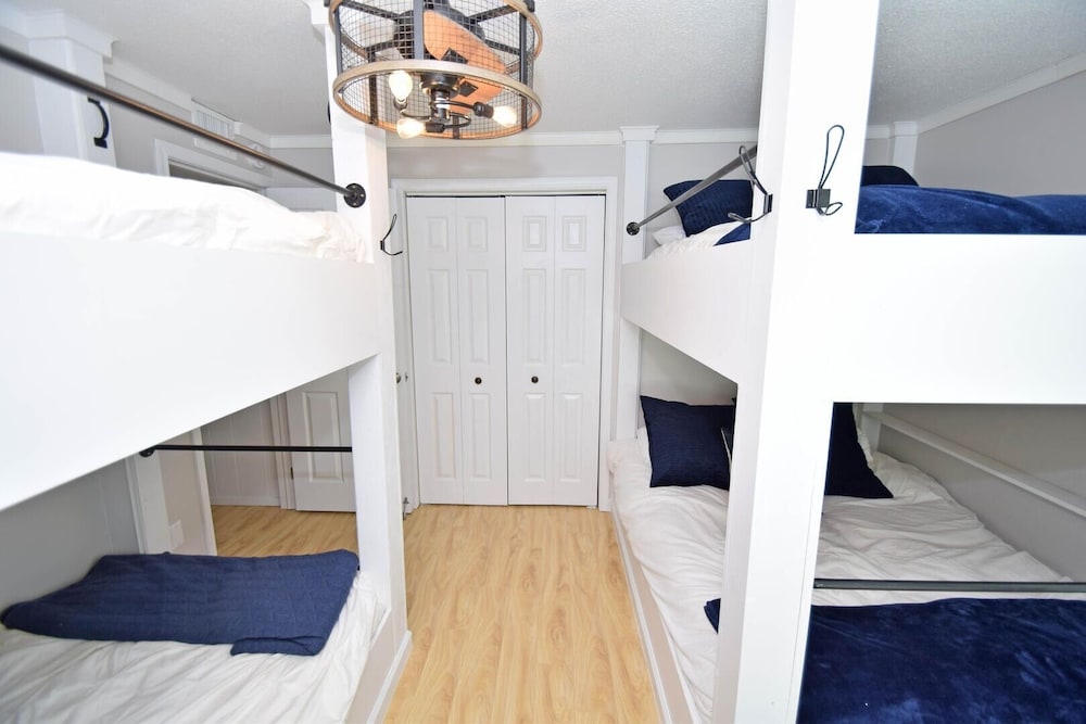 Aronimink 1b 2 Bedroom Condo