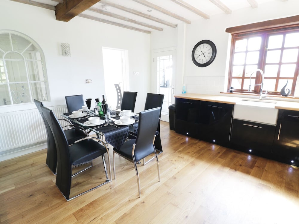 Hillview Cottage