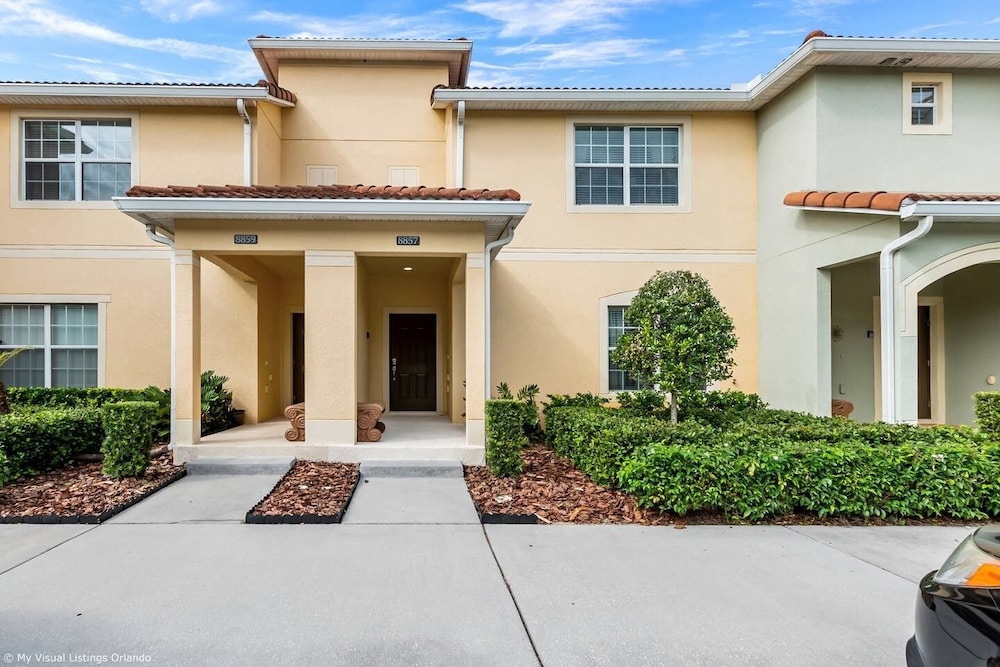 Posh and Spacious Lake View Home, Only Minutes From Disney 4bd/3ba #3pp857