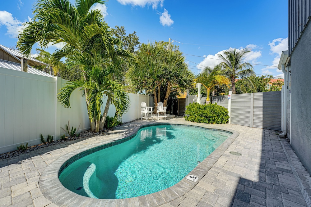 Gulf Coast Luxury! Quiet Home 4 Mi to Sponge Docks