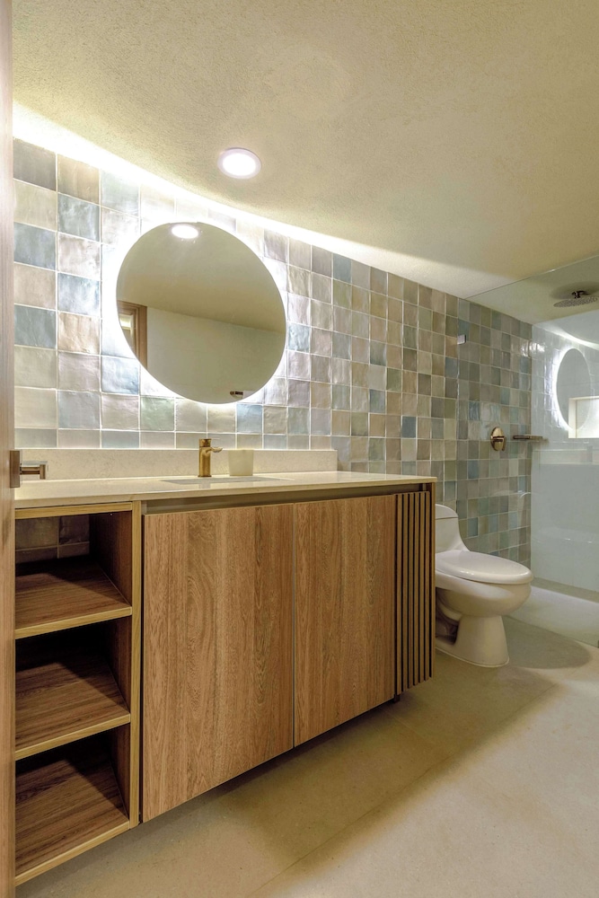 w Chic 2BR w Balcony in Cartagena Historic Center