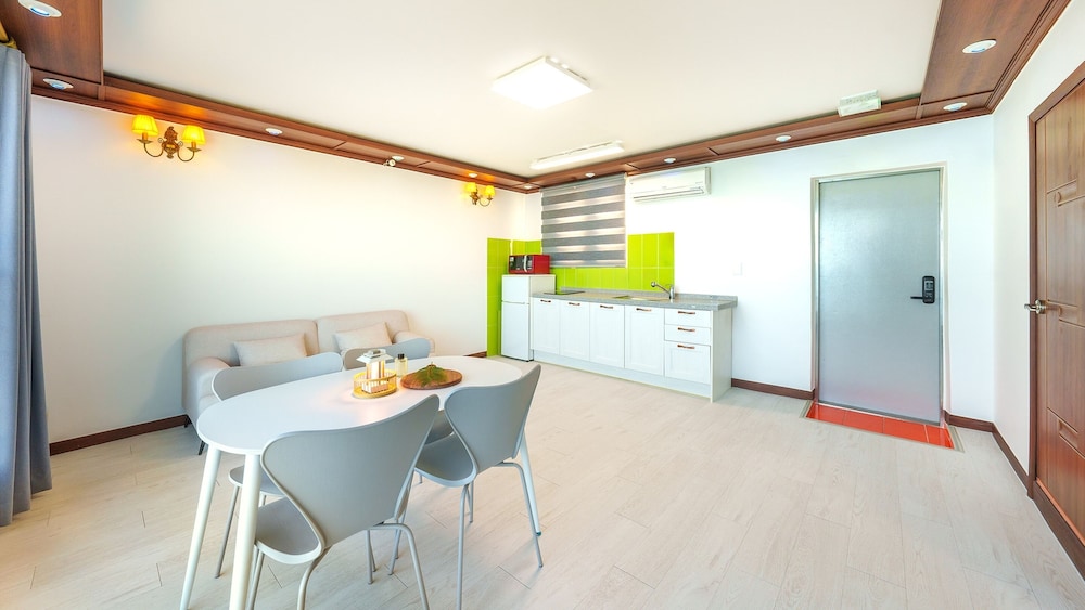 Goseong Beach Jin Spa Pension