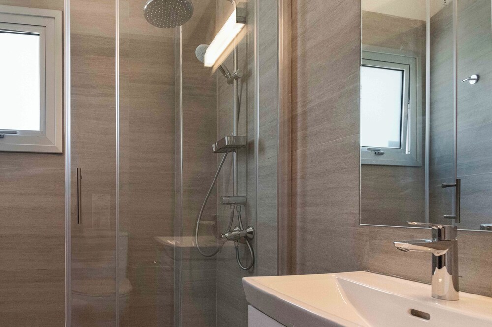 Phaedrus Living: Travertine Residences 101