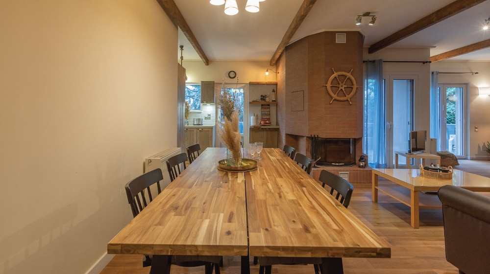 Kalista Superior Apartment by Airstay view 2