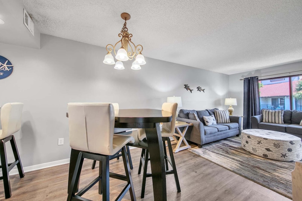 Edgewater Golf Villa 956