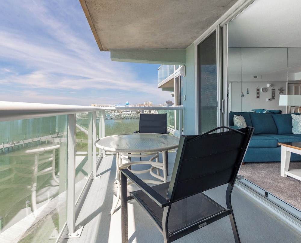 Bay Club Resort by Coolvacay