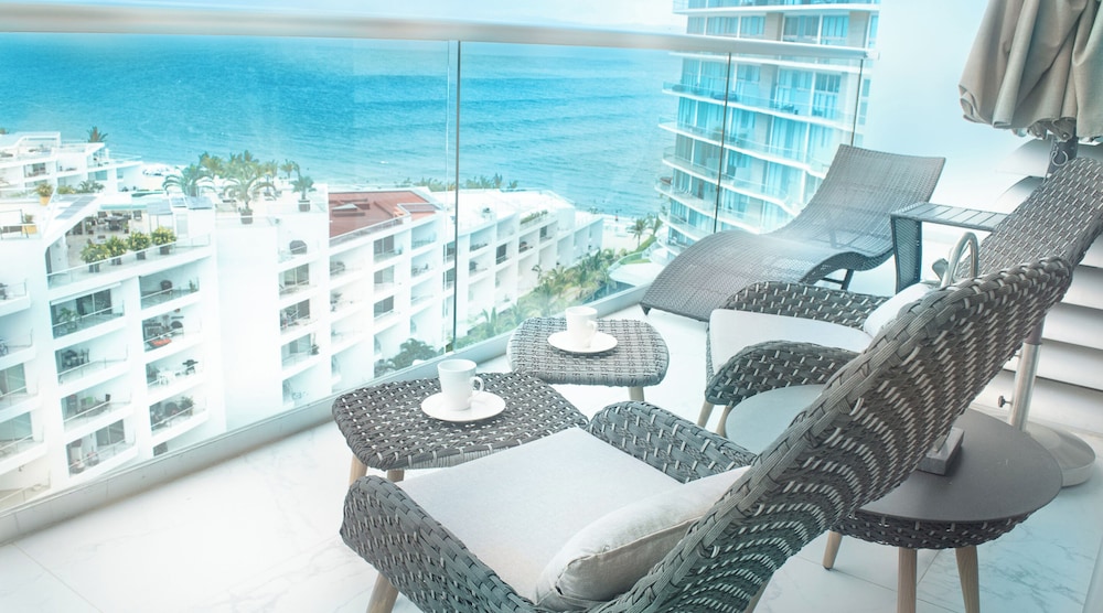 Condo Maritima 9U by Kivoya