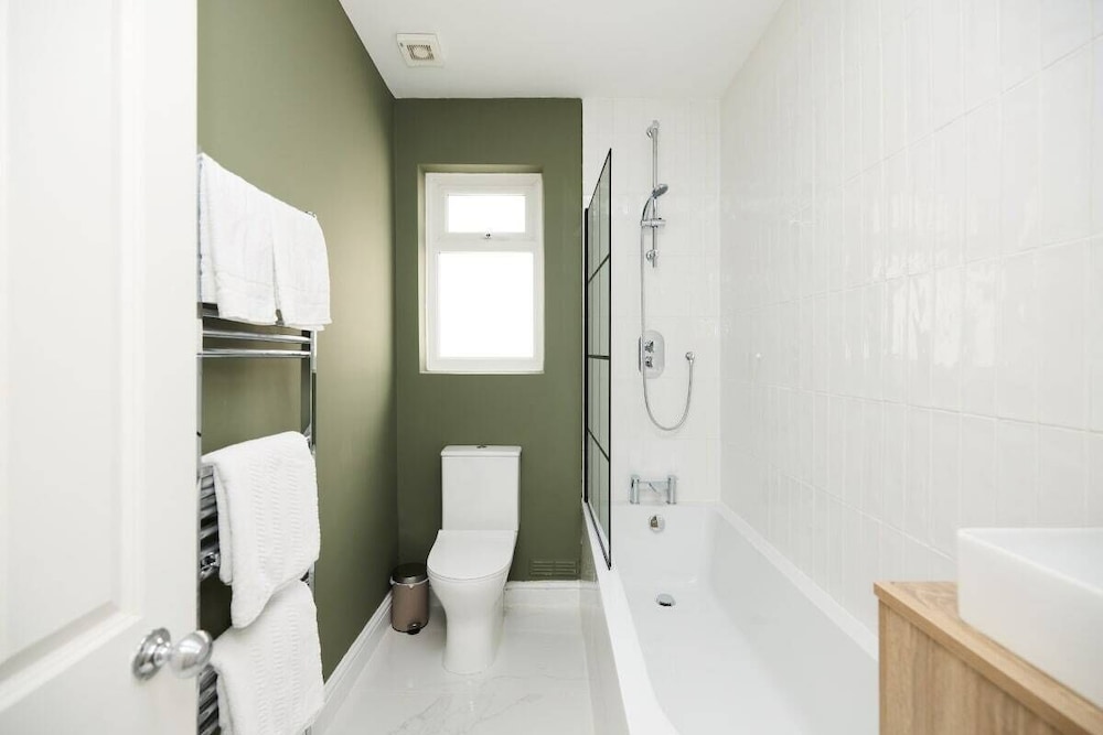 The Fulham Arms - Elegant 3bdr Flat With Terrace
