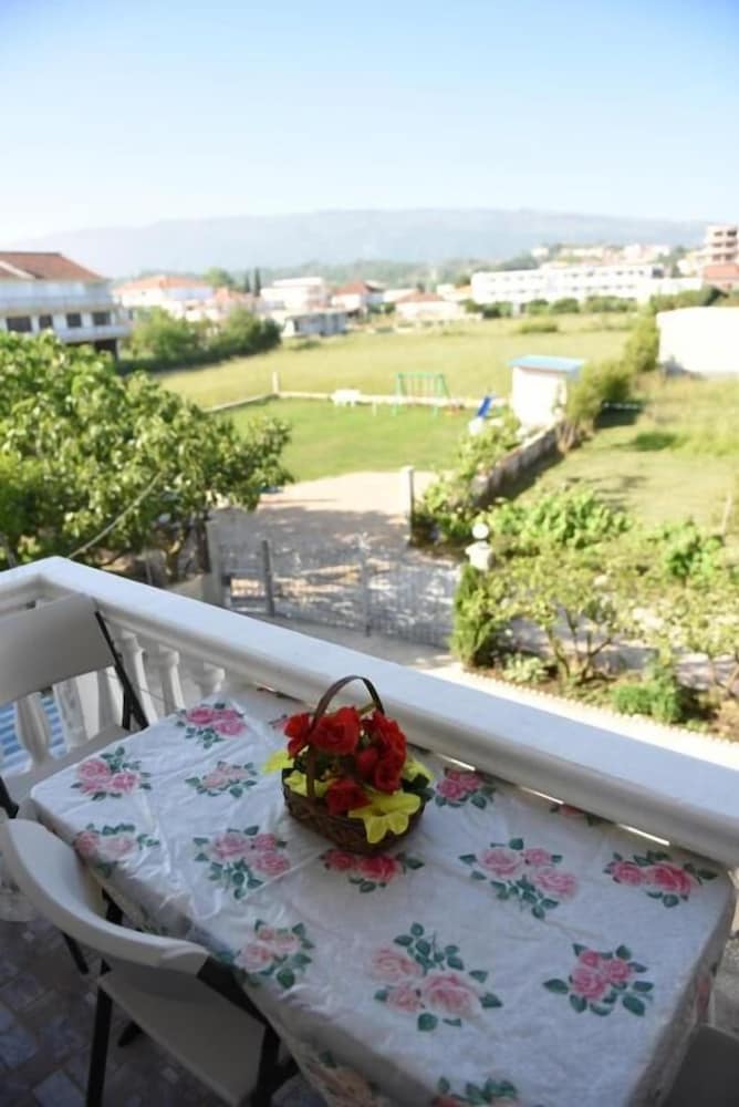 Apartments Cota