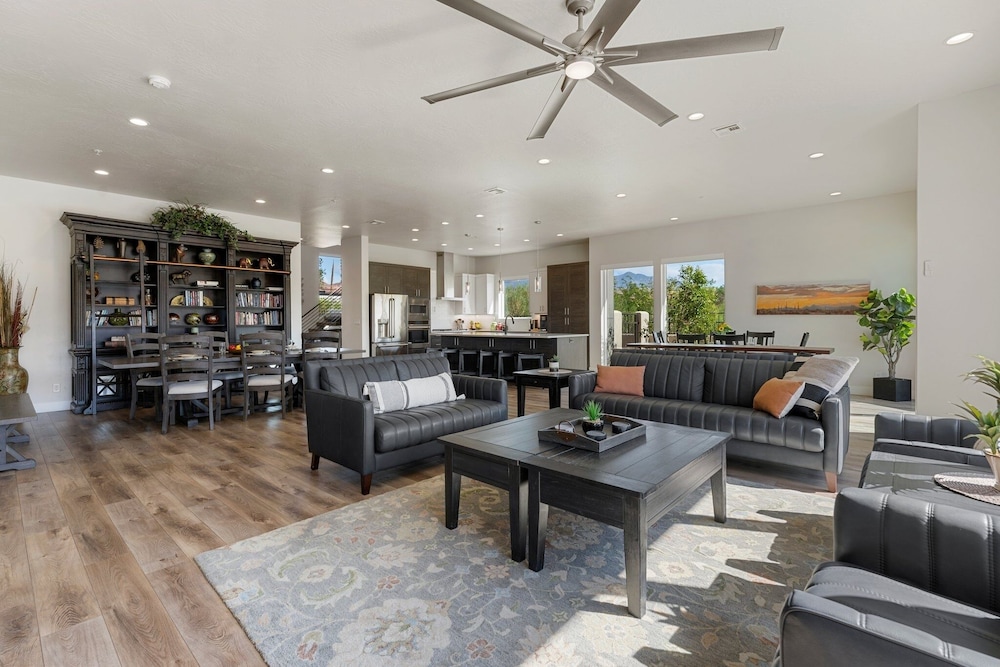 Coral Rock Vista 8 Bedroom Townhouse