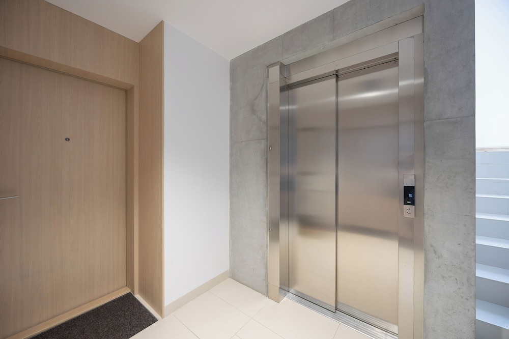 Apartment With A/C by Renters Prestige
