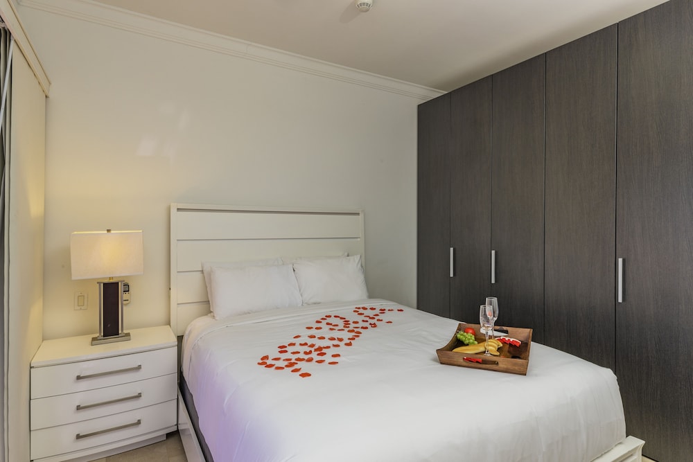 Palm Aruba Condos