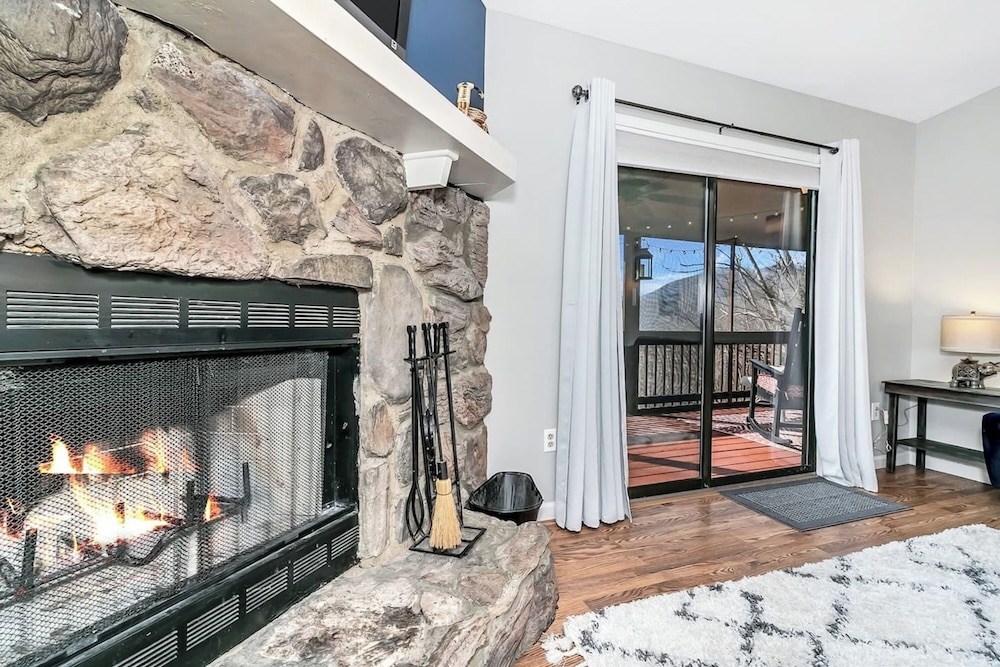 Dee's Cozy Cottage