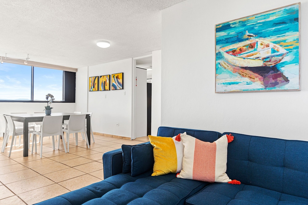 Otium Stay Steps From the Beach City Views Pet Friendly