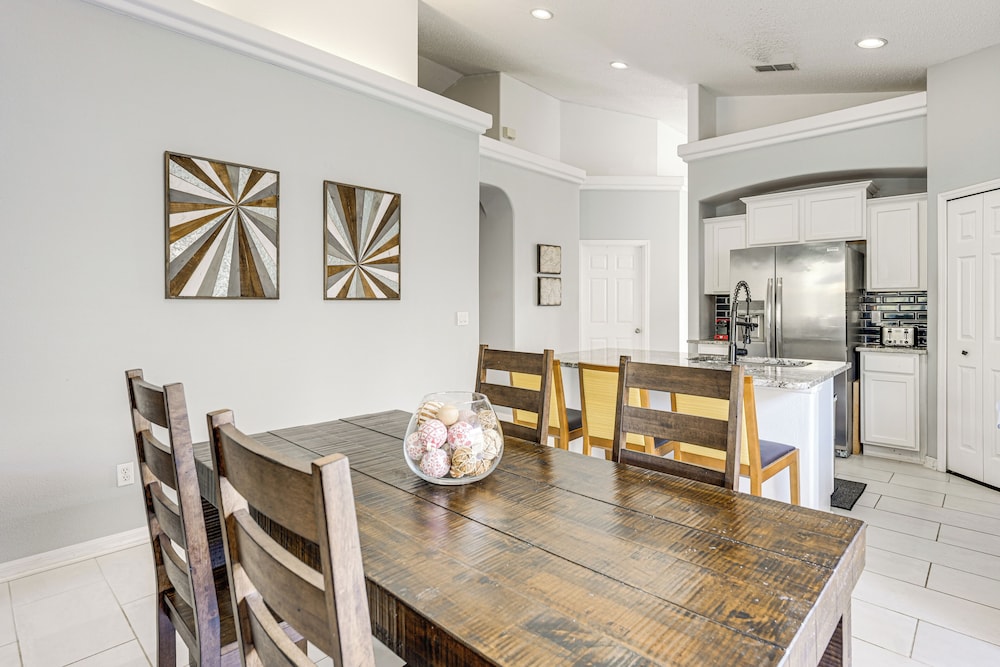 15 Mi to Wdw: House in Clermont Resort Community!