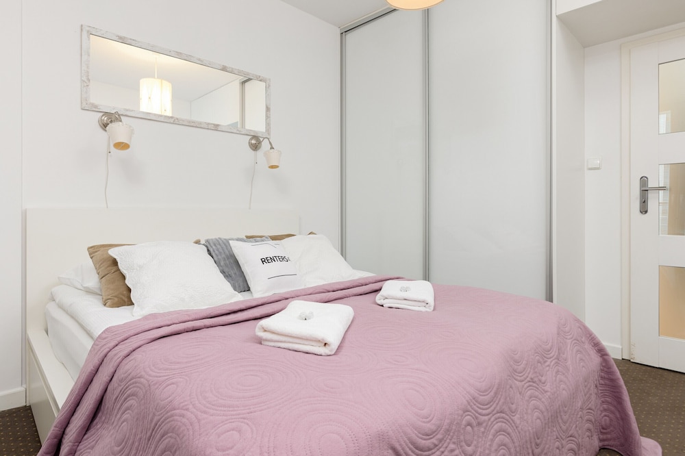 Siedmiogrodzka Apartments by Renters view 3