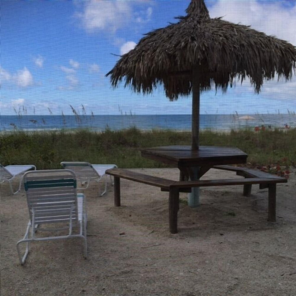 Coconuts Beach Resort