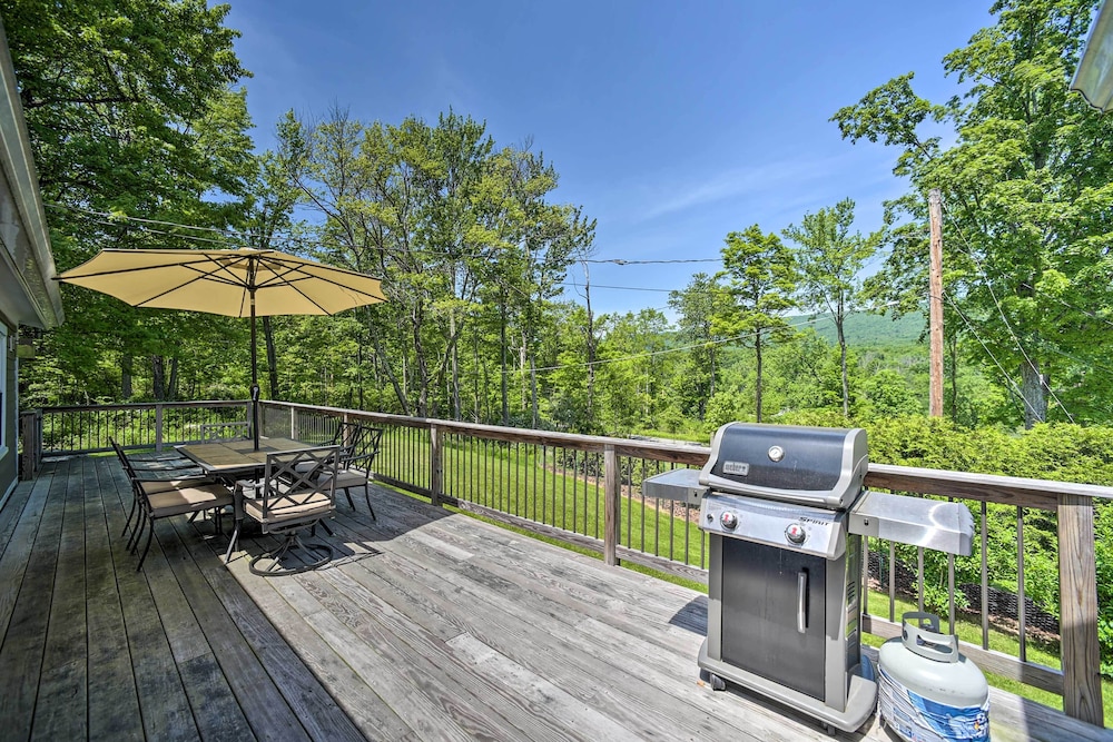 Charming Cottage w/ Deck: Mtn + Lake Views! view 3