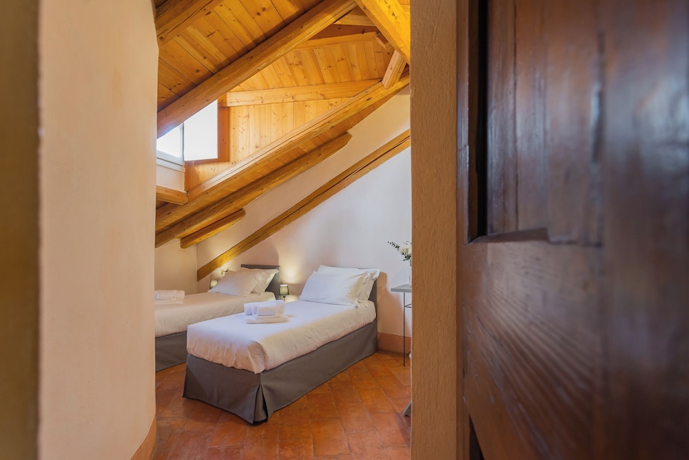 Antiche Mura by Rent all Como