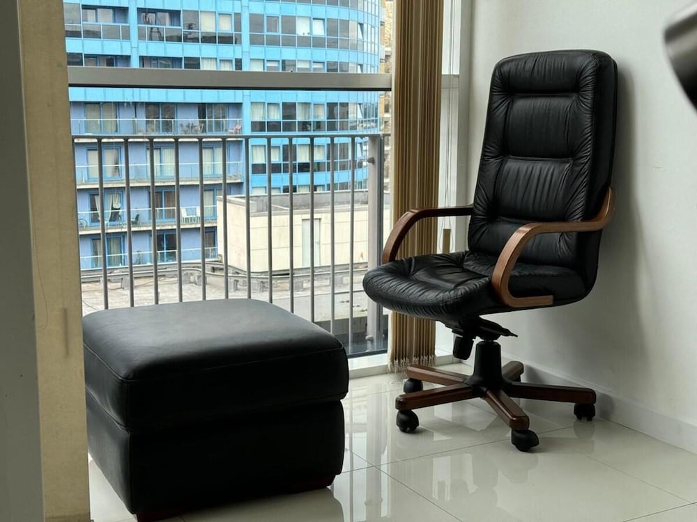 Royal Docks Luxury 3 Bedroom Apartment