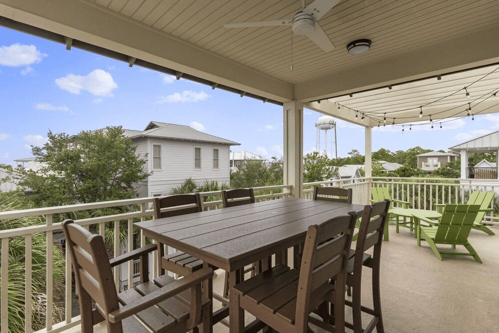 Good Day Sunshine by Avantstay Sleeps 16, Pool + Private Beach Access