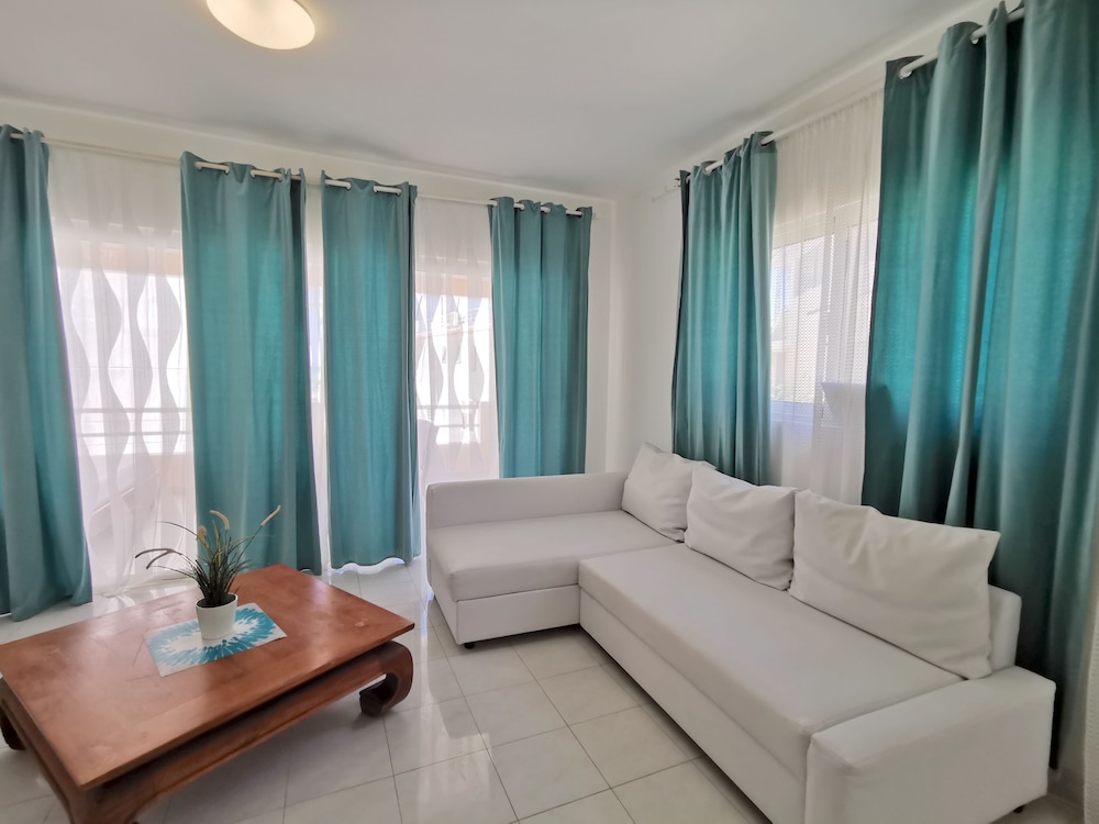 TROPICAL VILLAS playa LOS CORALES