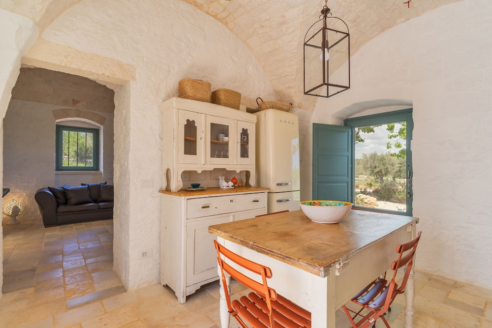 Trulli Pietra Rossa With Pool by Wonderful Italy