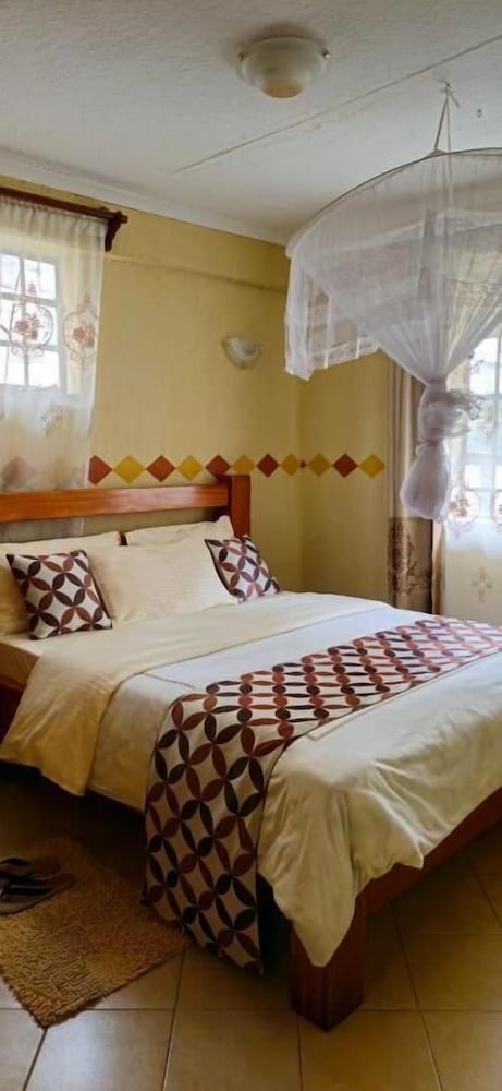 Lux Suites Weavers Haven Guest House