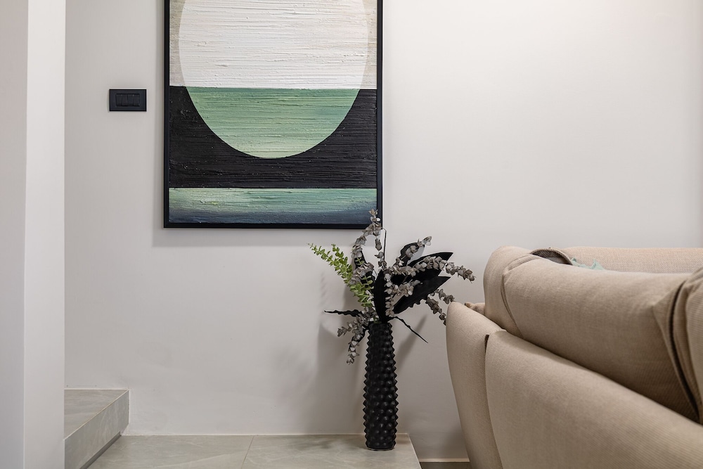 Bella Casa - Newly Built Designer Villa