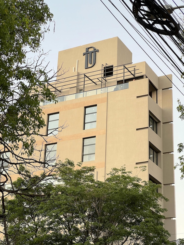 Divina Tower