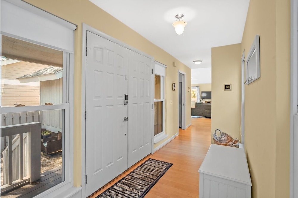 Beautifully Maintained 3-bed, 3-bath Home Offers Comfort & Privacy