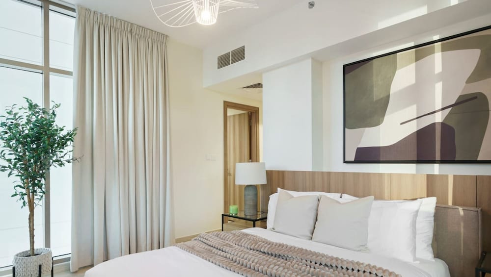 Stylish 2BR With Canal Burj View Near Dubai Mall