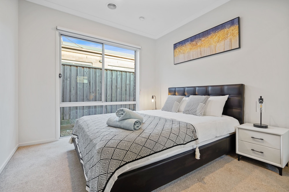 Kozyguru | Greenvale | 5 Bedroom Holiday Home