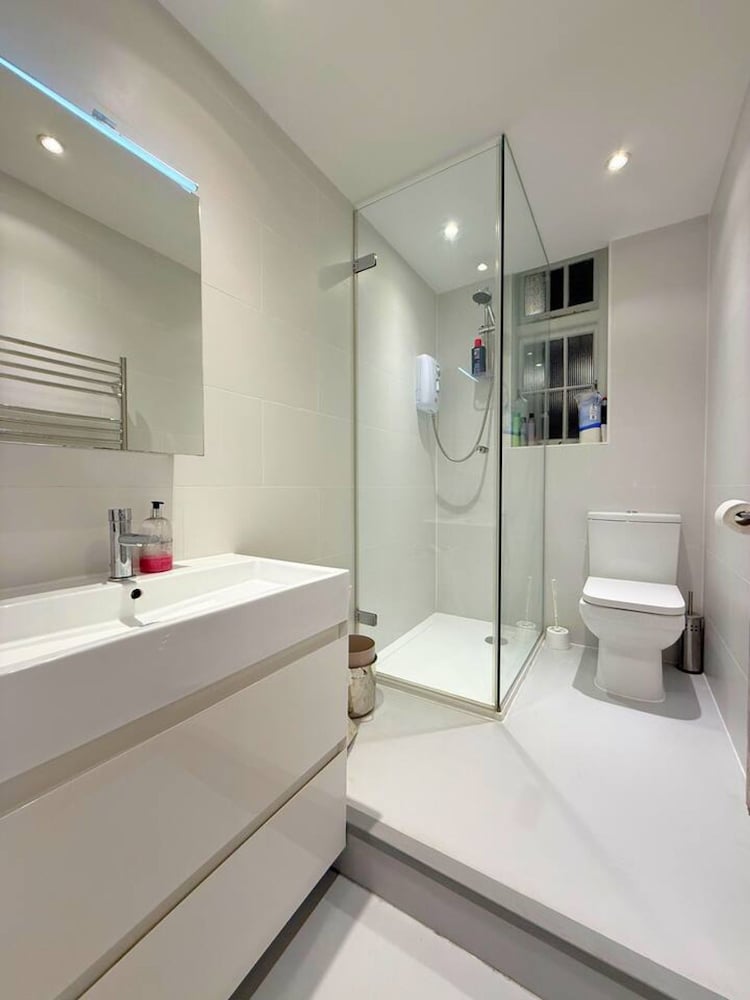 Cosy Mayfair Hideout on Prestigious Street