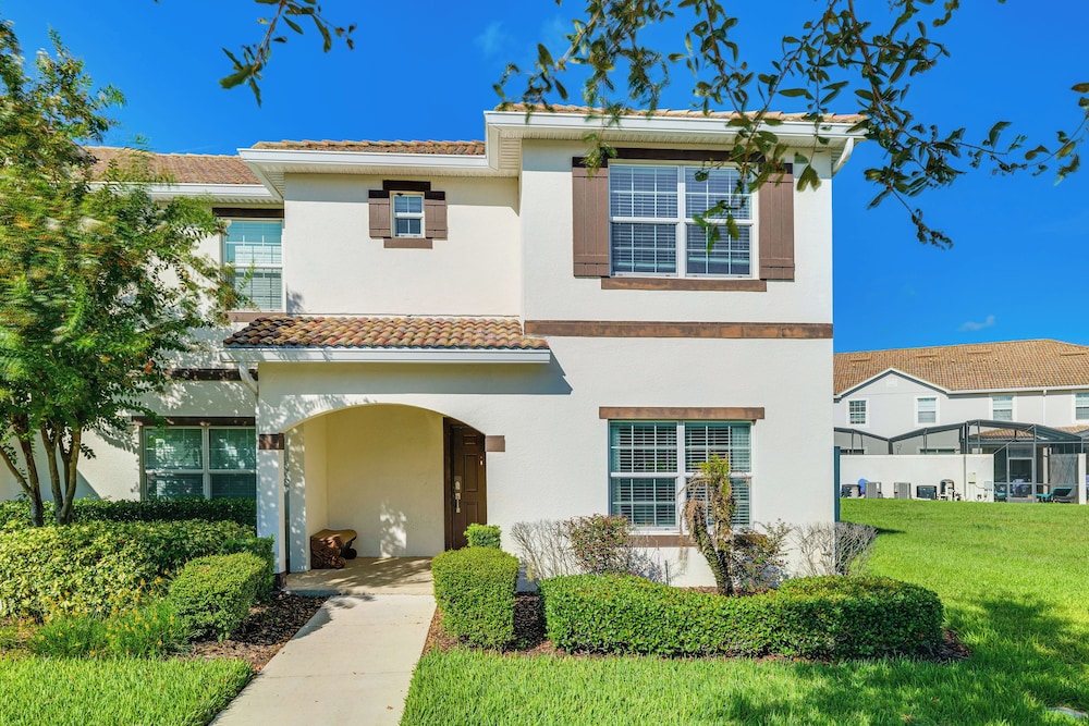 Family Oasis in Championsgate: Private Pool!