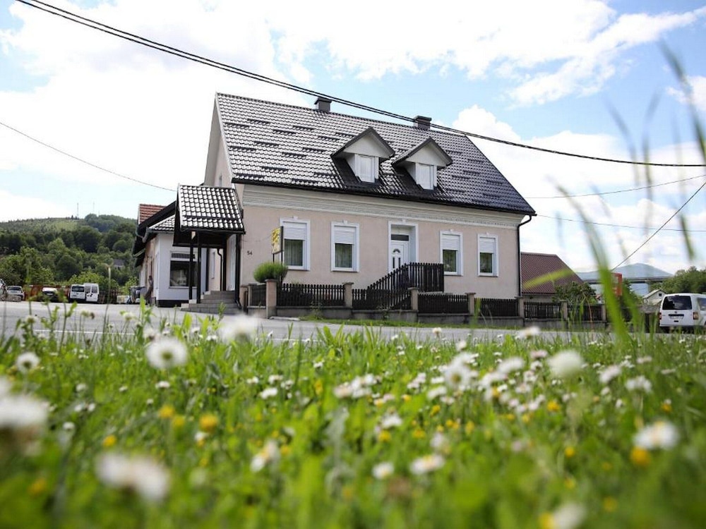 Apartments Jezerane