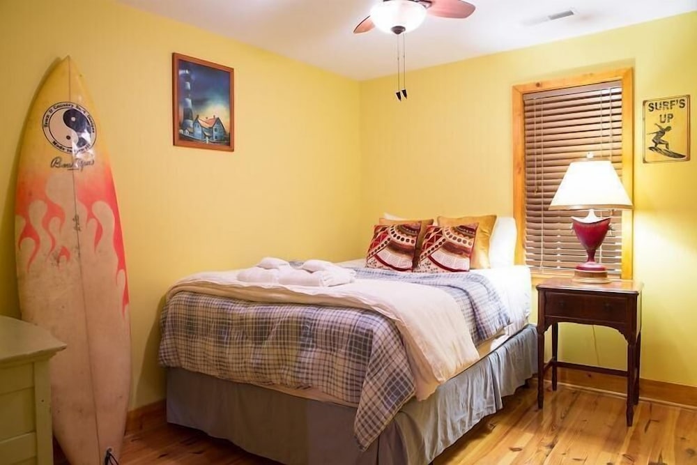 Charleston Vacations - The Wave House 4 Bedroom Holiday Home By My Ocean Rentals - Property Image 5