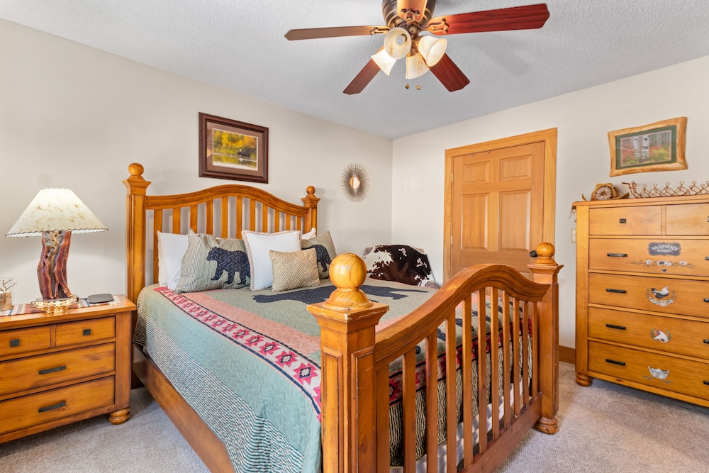 Vista Of Lake Estes By Estes Park Homes 3 Bedroom Home by RedAwning - Property Image 24