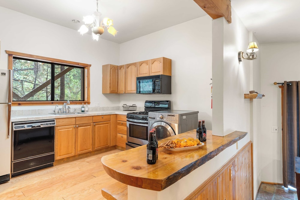 Lakeview Cabin w/ Game Room & Deck Near Ski Slopes & Trails Sleeps 20 Waterview by Avantstay