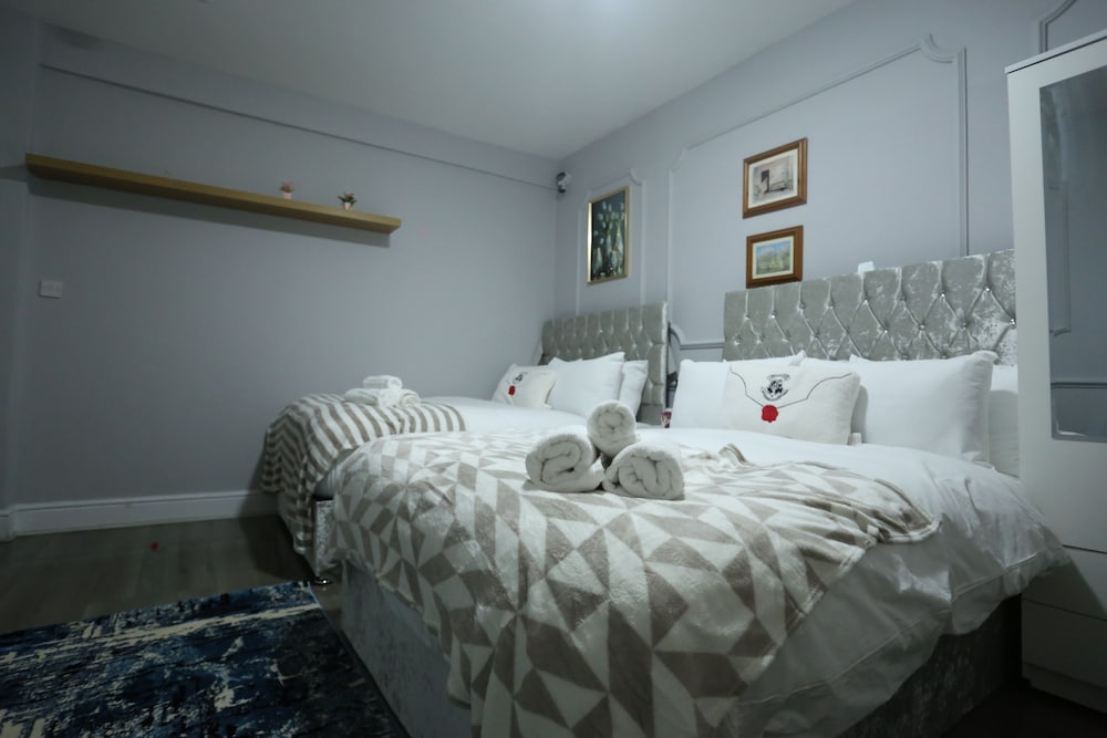 Heathrow roomzzzz B&B